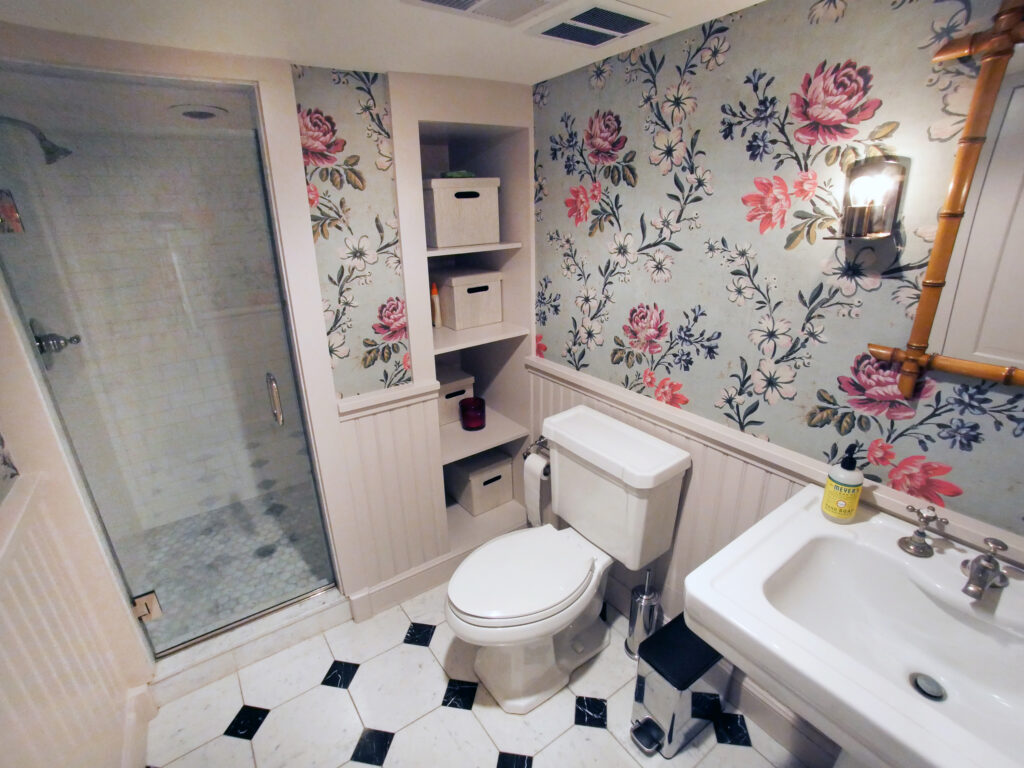 Bedford Colonial Floral Bathroom